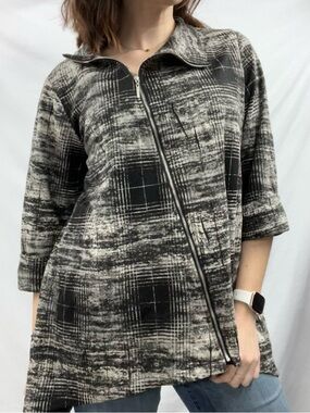 Comfy USA Black and Cream Knit Top with Plaid Detail